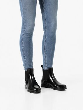 Hunter Sz 7 Chelsea Boot, Gloss Gently Used